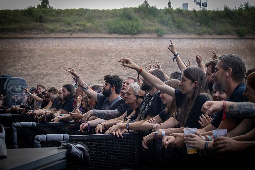 Na Brutal Assault se spojil metal s vážnou hudbou, Cult of Fire přehráli za doprovodu orchestru skladby Bedřicha Smetany