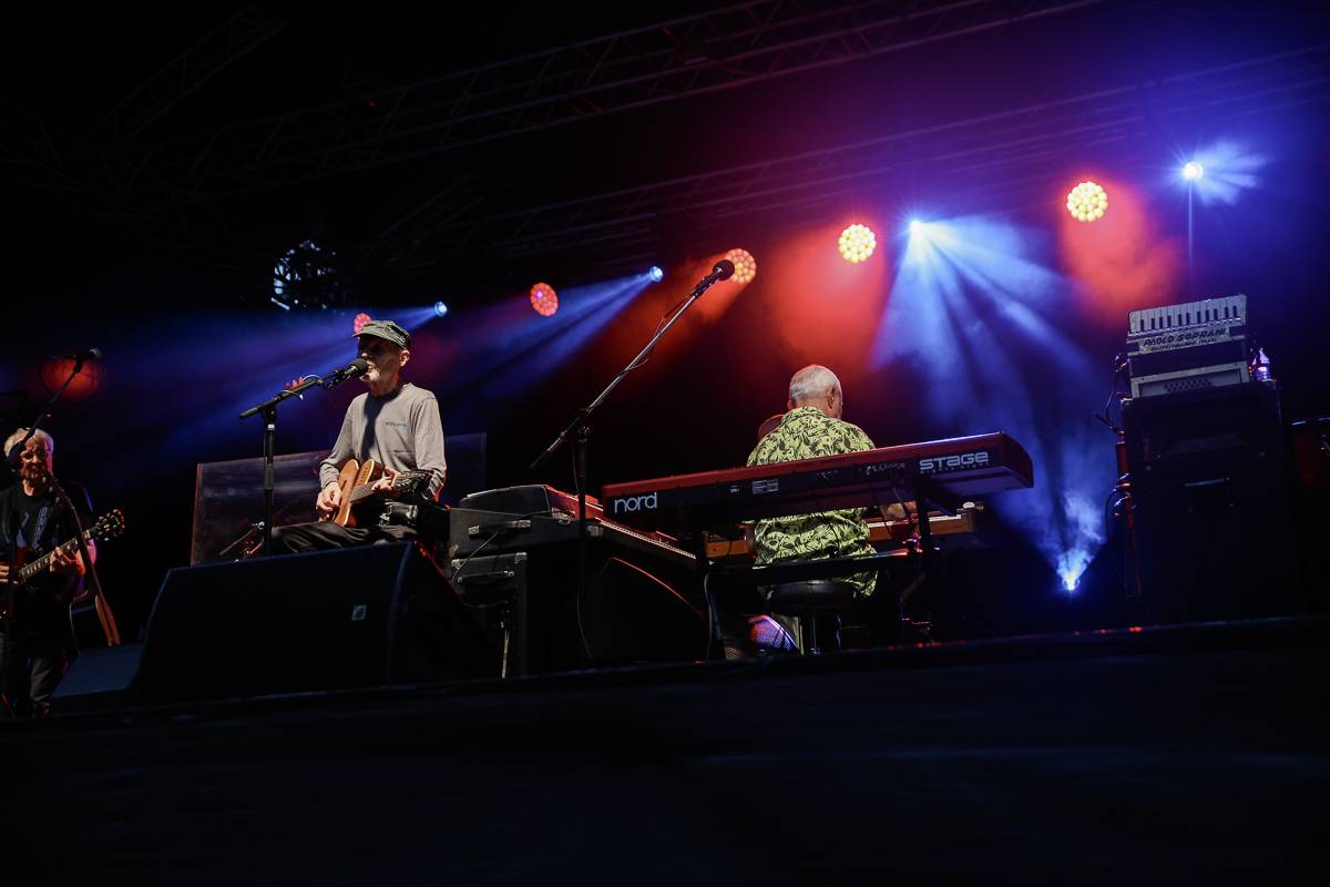 Koncert Bratrů Ebenů a Jiřího Schmitzera v Praze nepostrádal humor a grácii