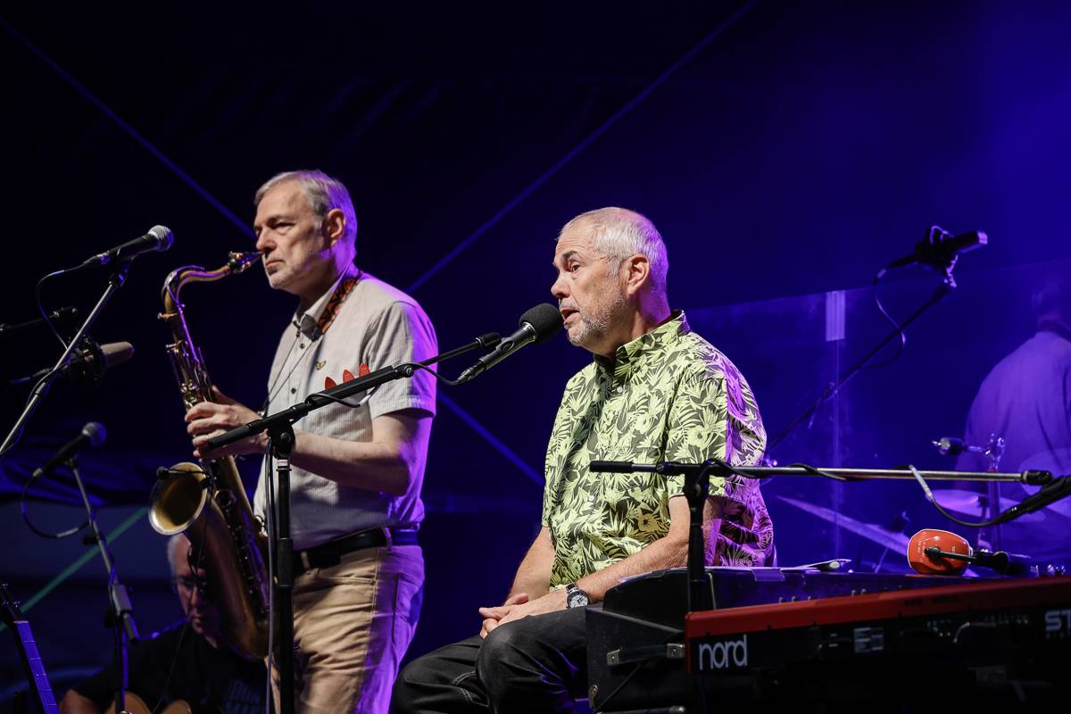 Koncert Bratrů Ebenů a Jiřího Schmitzera v Praze nepostrádal humor a grácii