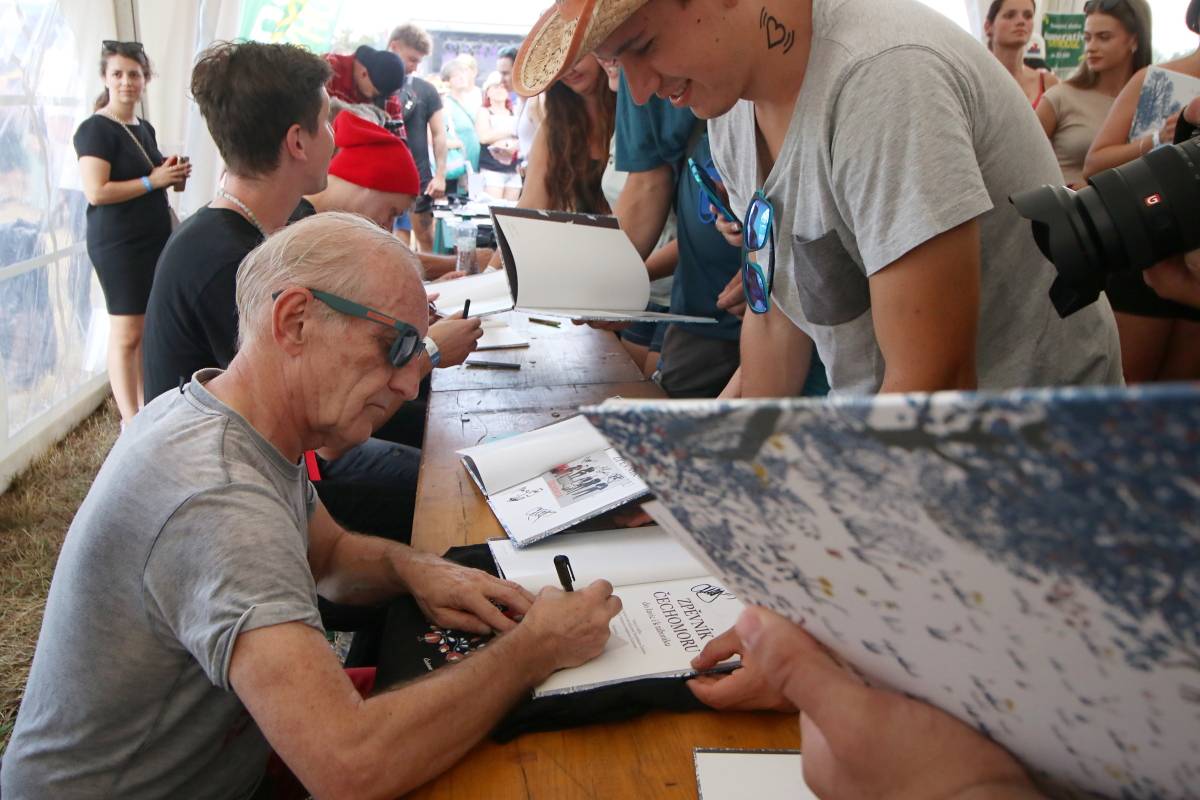 Druhý den Hradů CZ na Veveří: Lucie se loučila s Davidem Kollerem, Chinaski slavili třicet let a zastavil se i Čechomor