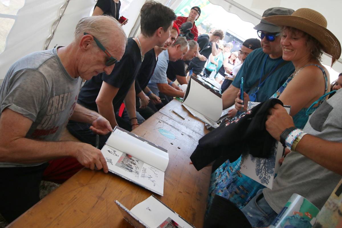 Druhý den Hradů CZ na Veveří: Lucie se loučila s Davidem Kollerem, Chinaski slavili třicet let a zastavil se i Čechomor