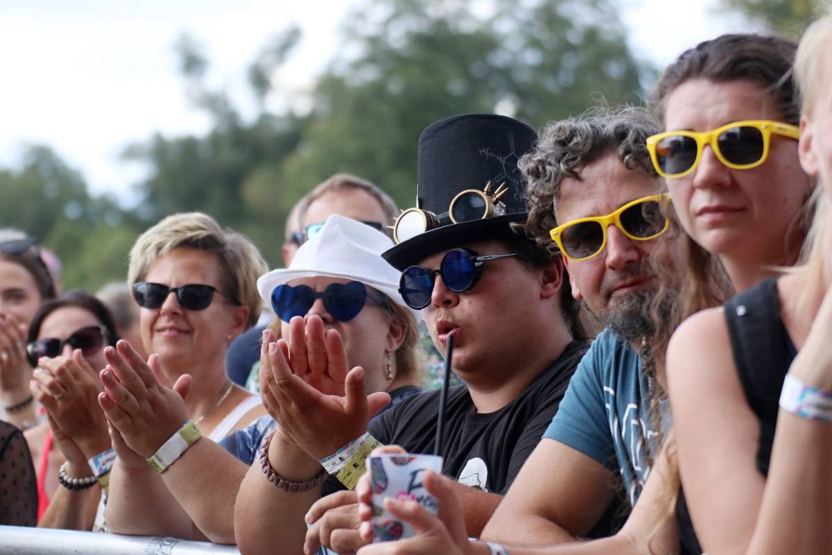 Druhý den Hradů CZ na Veveří: Lucie se loučila s Davidem Kollerem, Chinaski slavili třicet let a zastavil se i Čechomor