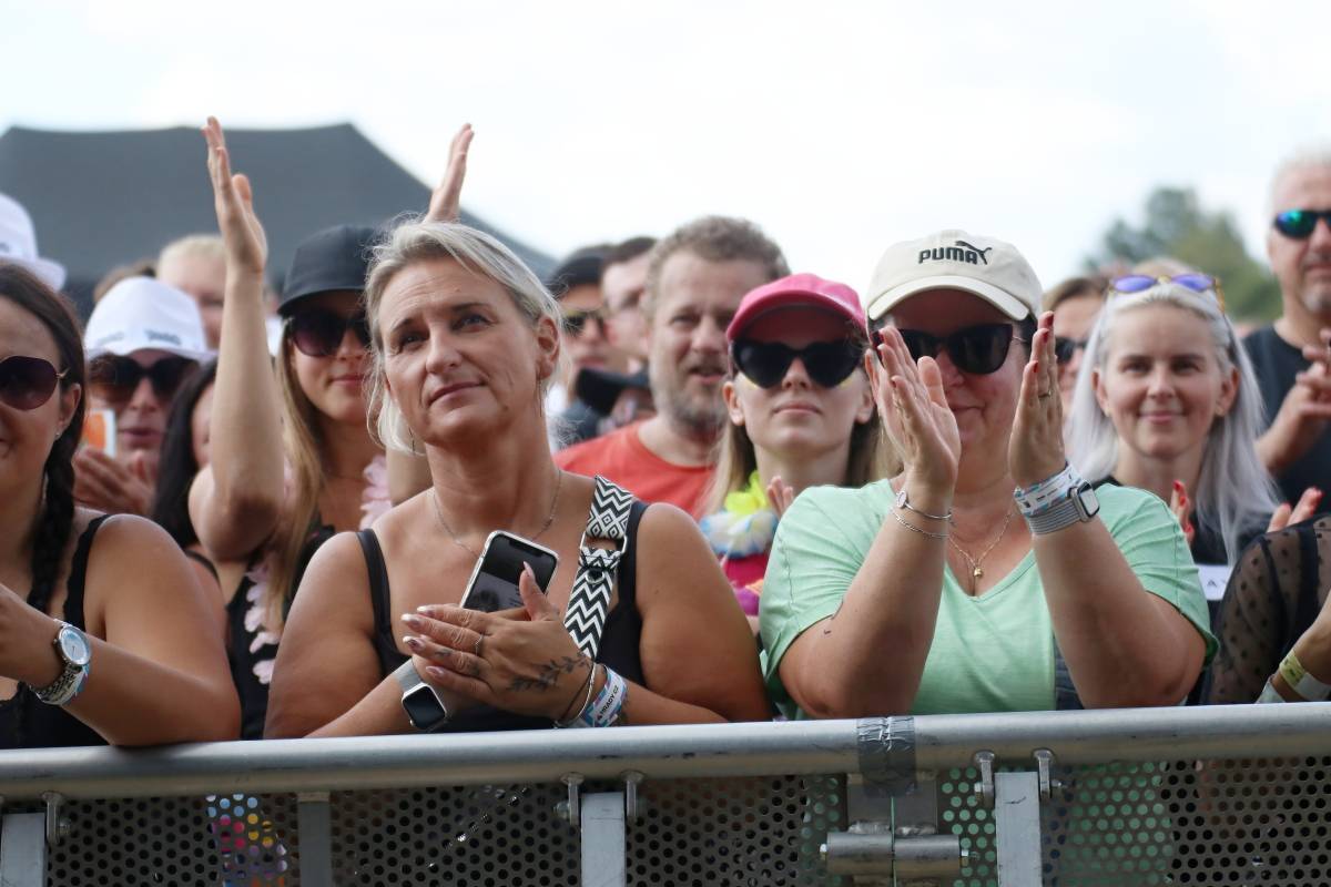 Druhý den Hradů CZ na Veveří: Lucie se loučila s Davidem Kollerem, Chinaski slavili třicet let a zastavil se i Čechomor
