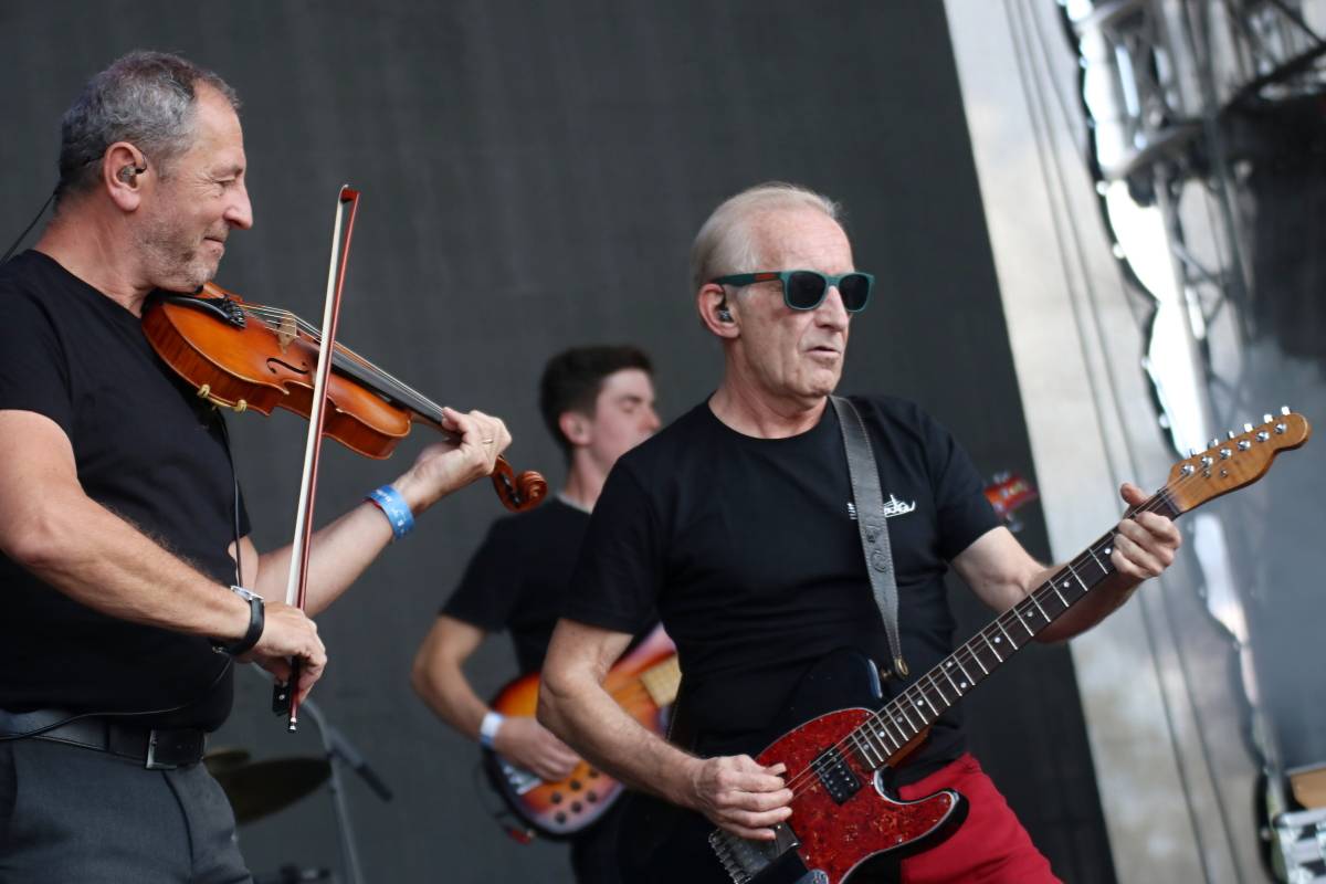 Druhý den Hradů CZ na Veveří: Lucie se loučila s Davidem Kollerem, Chinaski slavili třicet let a zastavil se i Čechomor