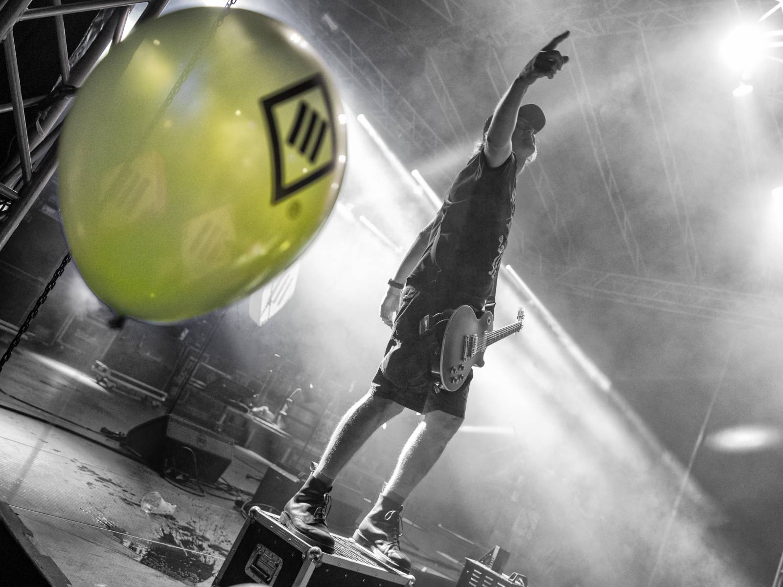 Keltská noc: Pod skokanskými můstky v Harrachově řádili Tři sestry, Harlej, Vypsaná fiXa i Trautenberk