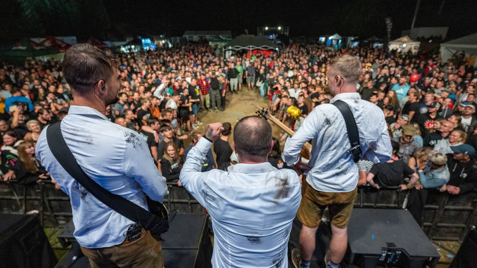 Keltská noc: Pod skokanskými můstky v Harrachově řádili Tři sestry, Harlej, Vypsaná fiXa i Trautenberk