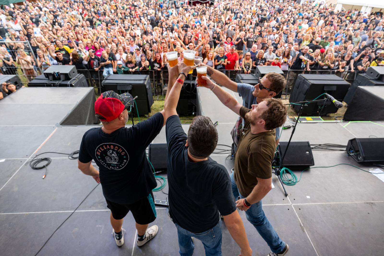 Keltská noc: Pod skokanskými můstky v Harrachově řádili Tři sestry, Harlej, Vypsaná fiXa i Trautenberk