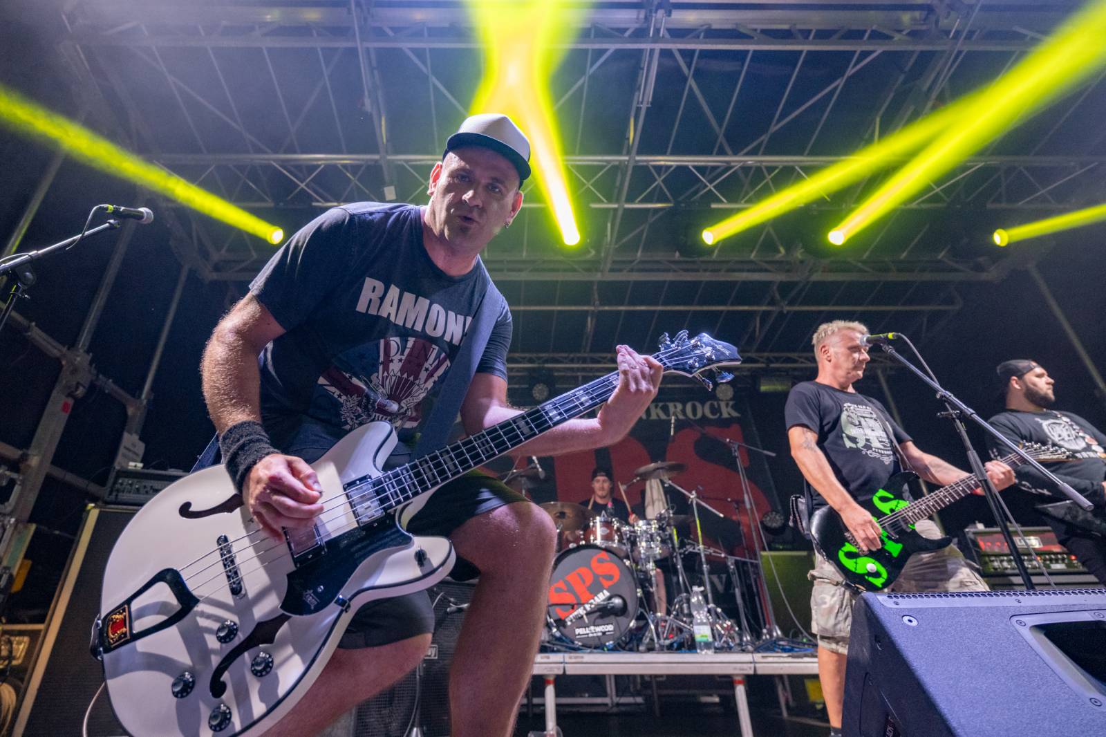 Keltská noc: Pod skokanskými můstky v Harrachově řádili Tři sestry, Harlej, Vypsaná fiXa i Trautenberk