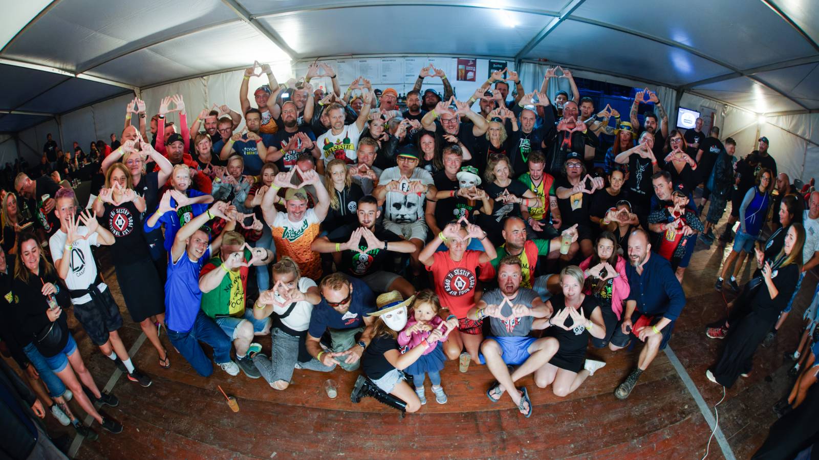 Keltská noc: Pod skokanskými můstky v Harrachově řádili Tři sestry, Harlej, Vypsaná fiXa i Trautenberk