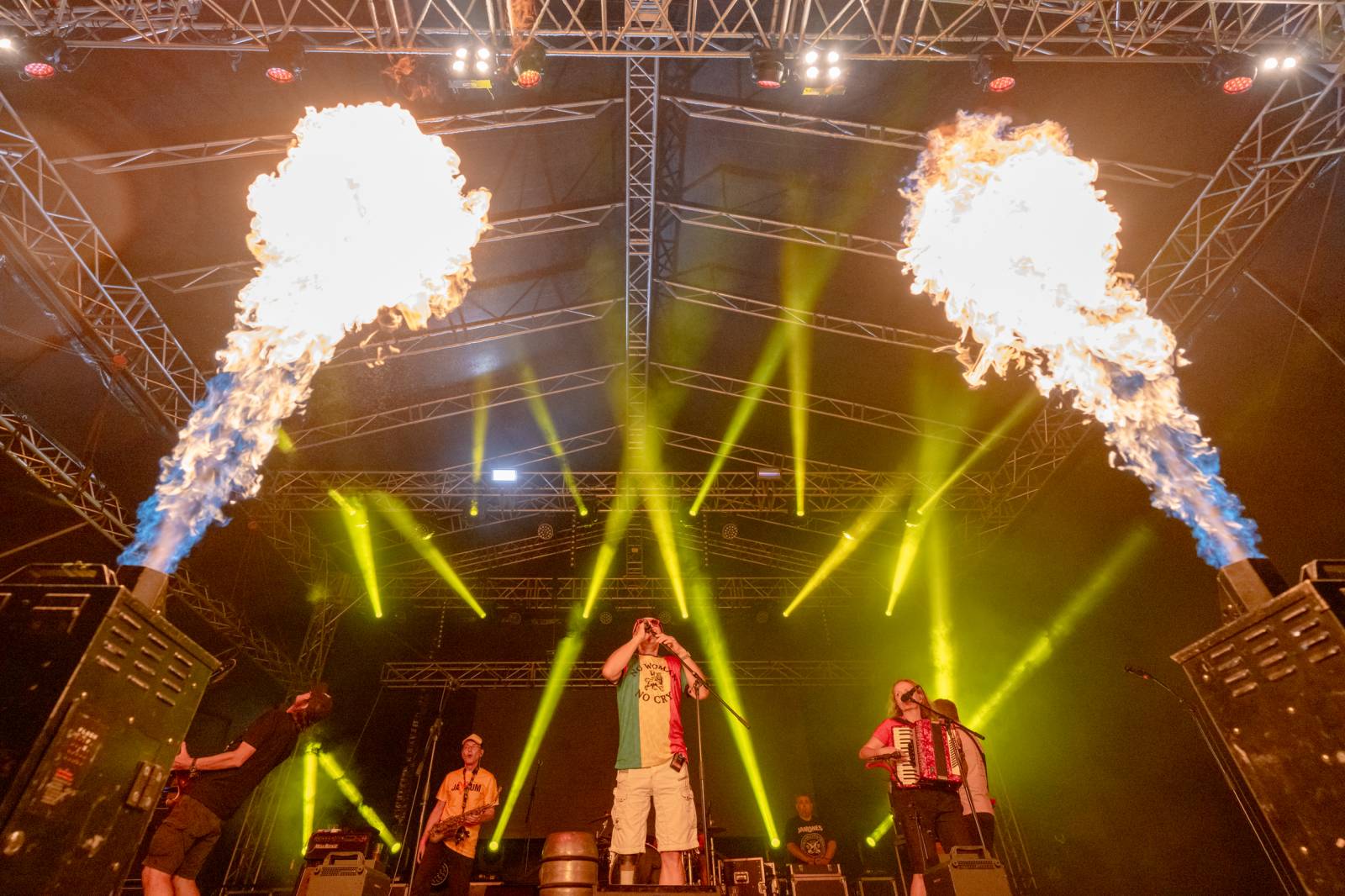 Keltská noc: Pod skokanskými můstky v Harrachově řádili Tři sestry, Harlej, Vypsaná fiXa i Trautenberk