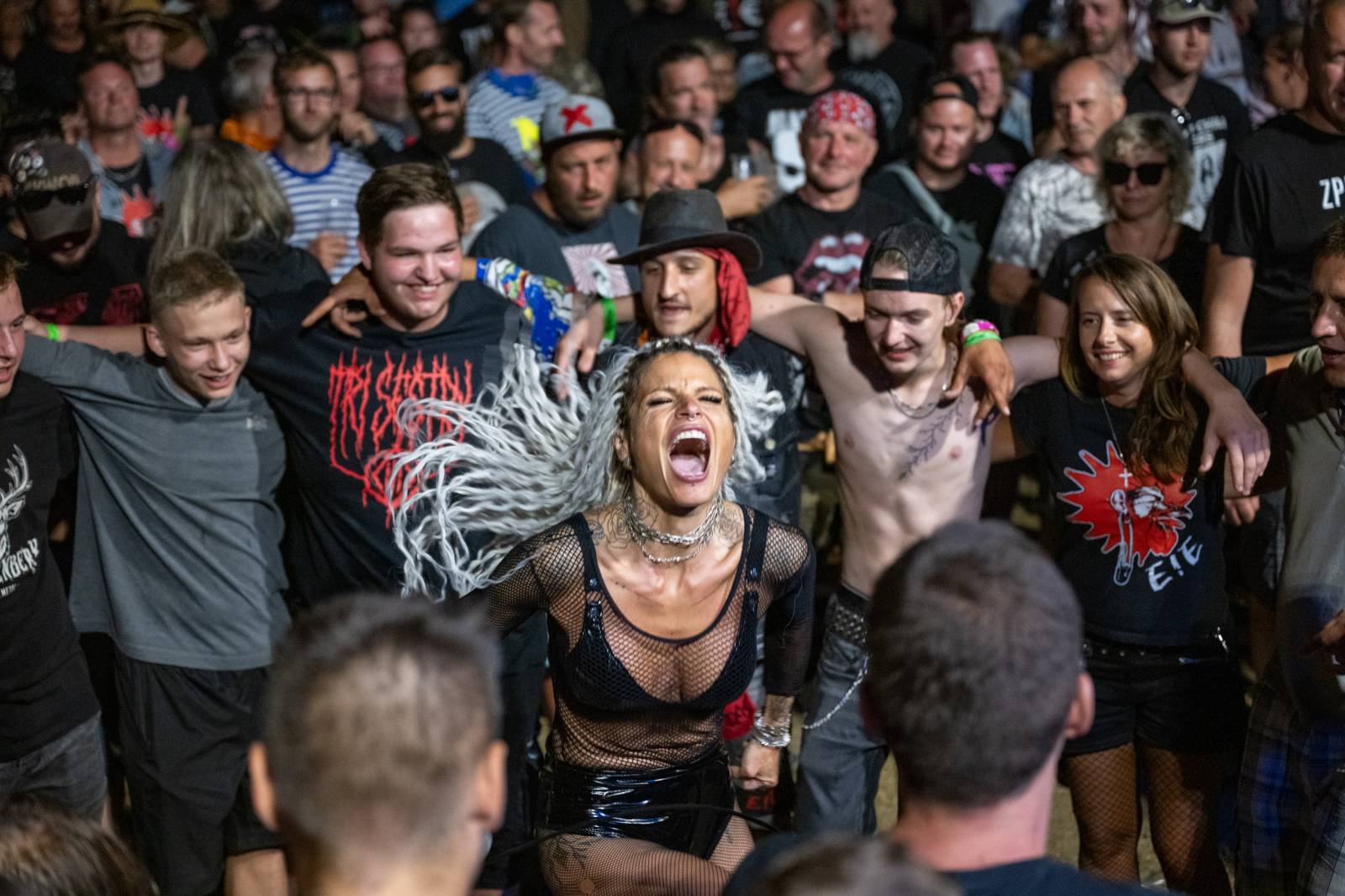 Keltská noc: Pod skokanskými můstky v Harrachově řádili Tři sestry, Harlej, Vypsaná fiXa i Trautenberk