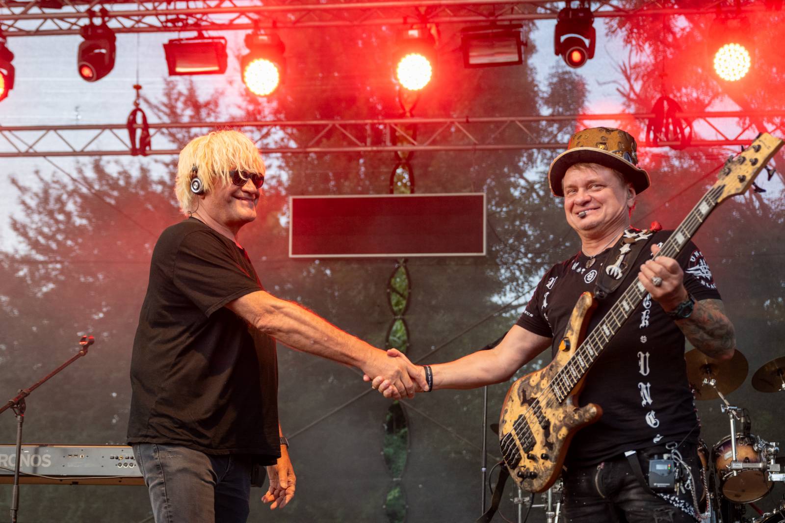 V Ledárnách Braník bylo zase jednou hej. Pražský výběr pod širým nebem zahrál největší hity