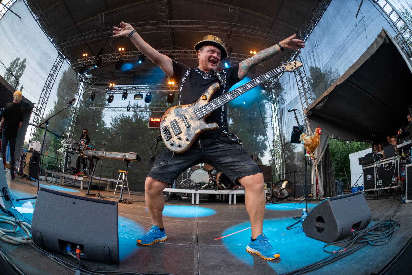 V Ledárnách Braník bylo zase jednou hej. Pražský výběr pod širým nebem zahrál největší hity