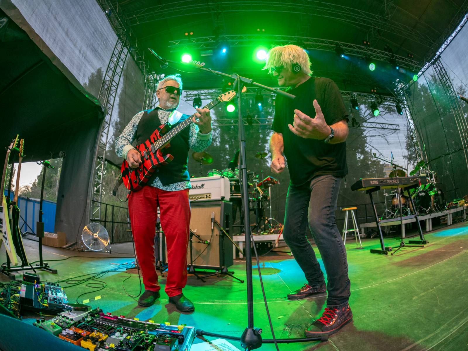 V Ledárnách Braník bylo zase jednou hej. Pražský výběr pod širým nebem zahrál největší hity