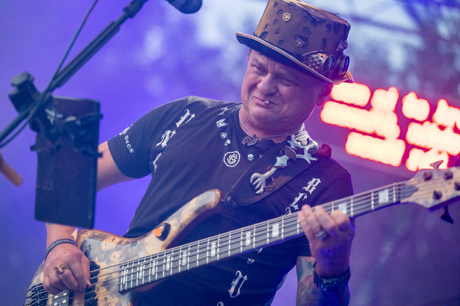 V Ledárnách Braník bylo zase jednou hej. Pražský výběr pod širým nebem zahrál největší hity