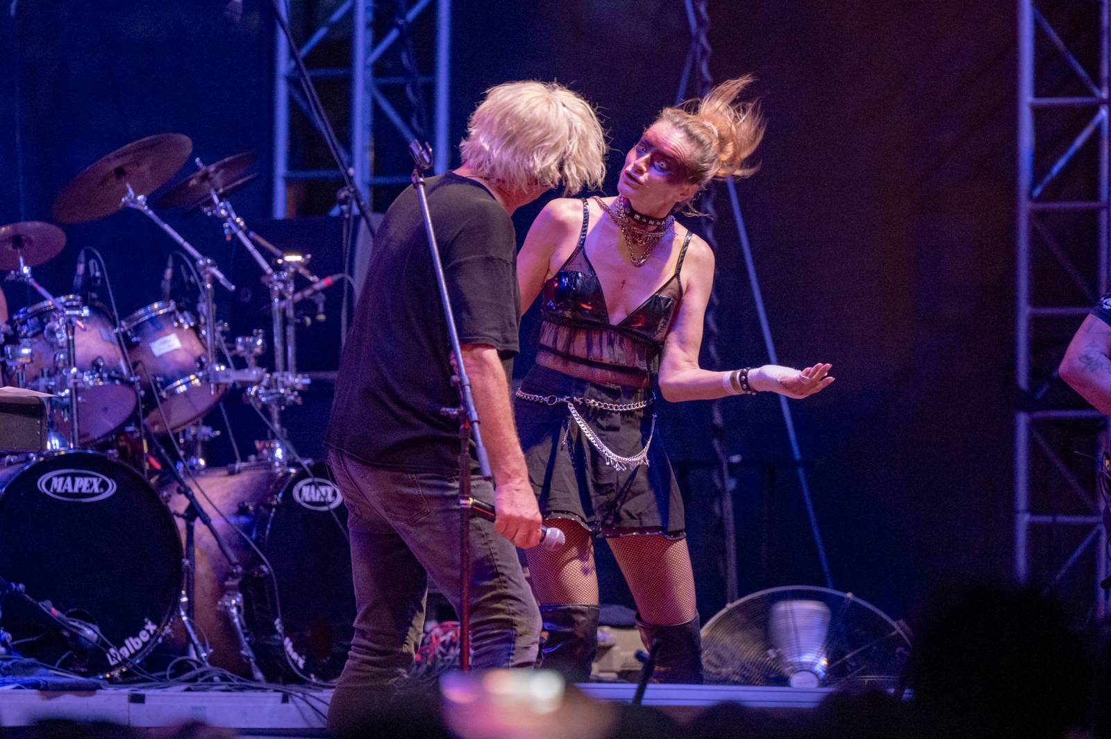 V Ledárnách Braník bylo zase jednou hej. Pražský výběr pod širým nebem zahrál největší hity