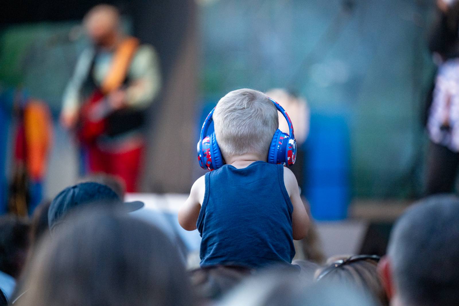 V Ledárnách Braník bylo zase jednou hej. Pražský výběr pod širým nebem zahrál největší hity