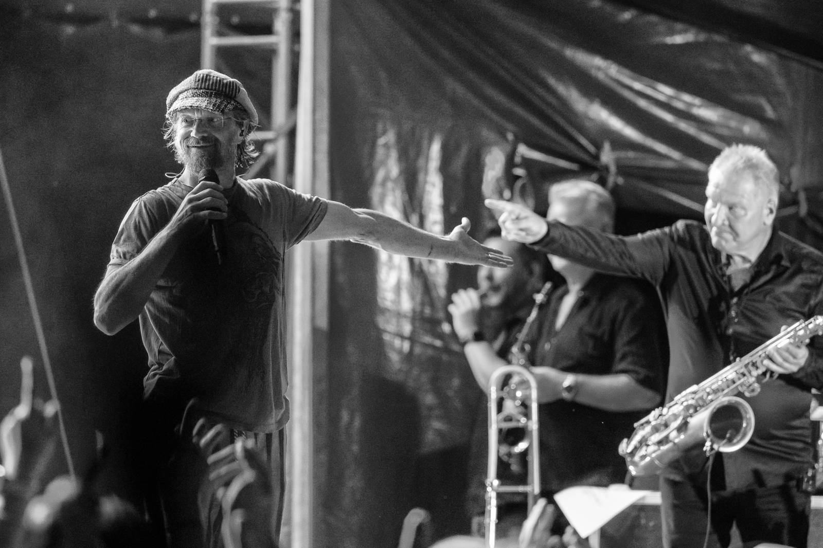 Jako zamlada. J.A.R. měli ve vyprodaných Ledárnách Braník energie na rozdávání