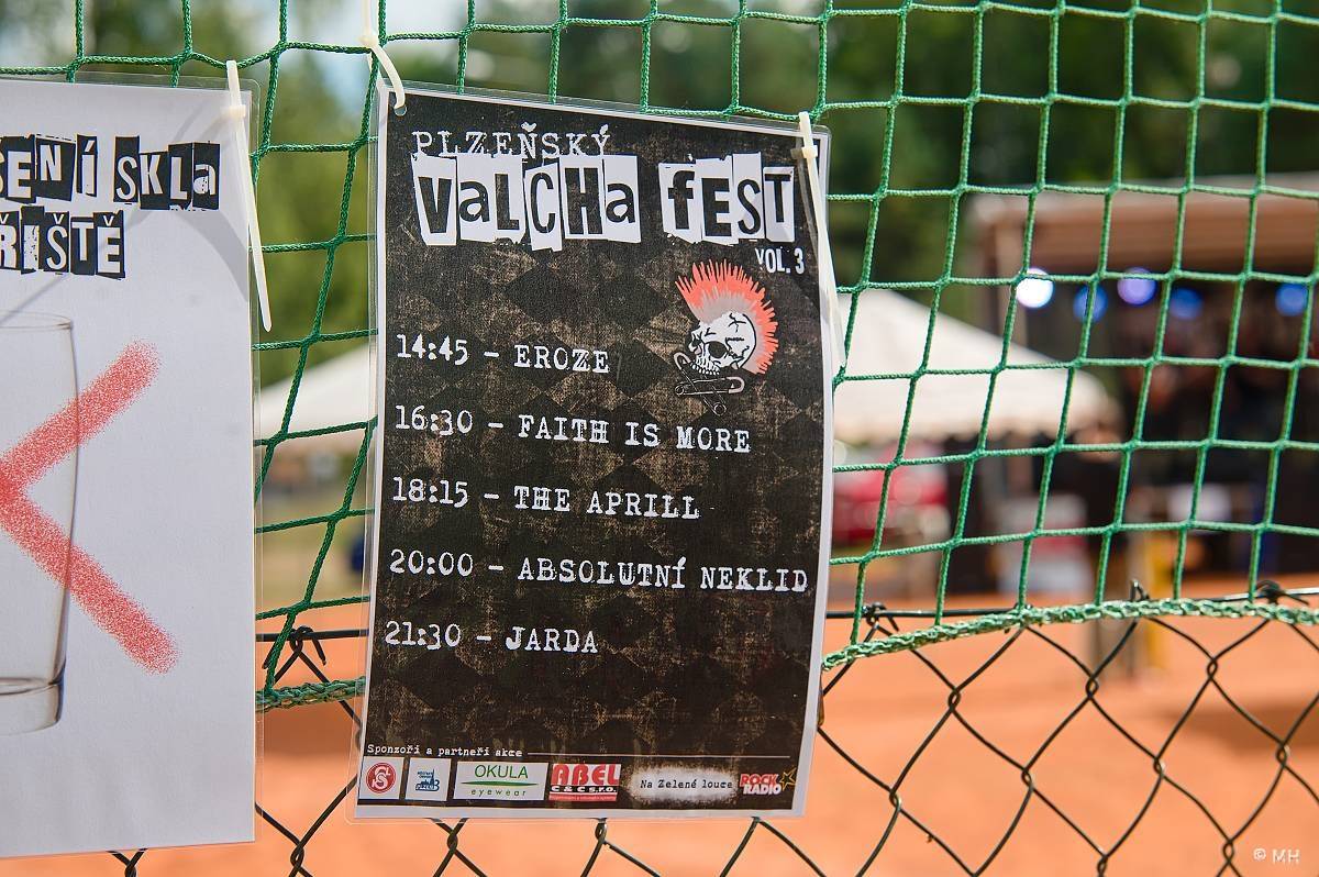 Valcha Fest rozezpíval Plzeň už potřetí, zahráli na něm Absolutní Neklid, Jarda nebo The Aprill