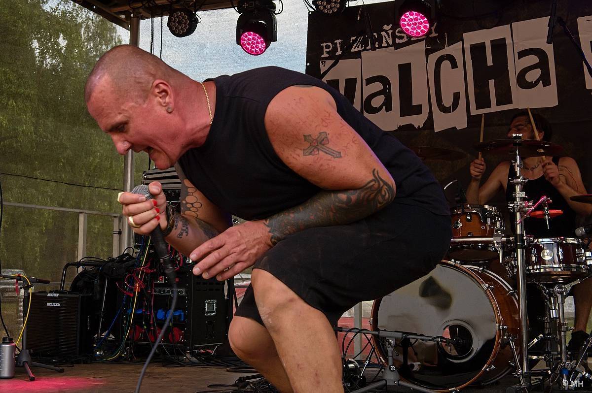 Valcha Fest rozezpíval Plzeň už potřetí, zahráli na něm Absolutní Neklid, Jarda nebo The Aprill