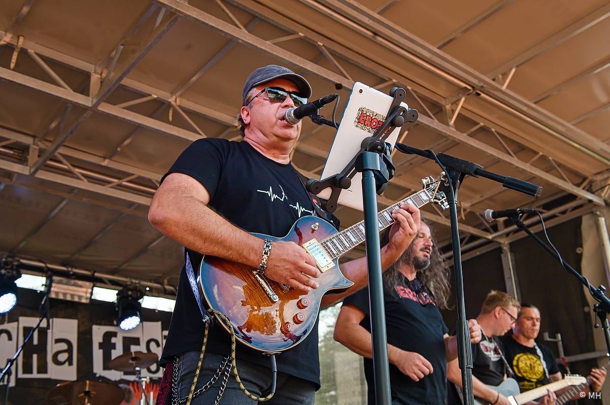 Valcha Fest rozezpíval Plzeň už potřetí, zahráli na něm Absolutní Neklid, Jarda nebo The Aprill