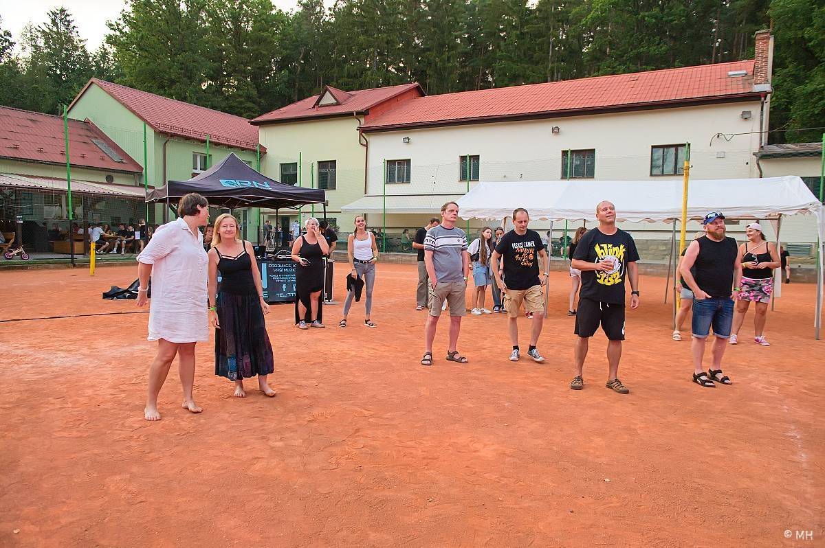 Valcha Fest rozezpíval Plzeň už potřetí, zahráli na něm Absolutní Neklid, Jarda nebo The Aprill