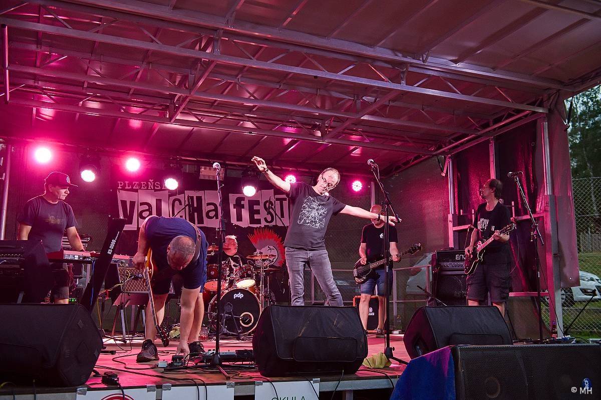 Valcha Fest rozezpíval Plzeň už potřetí, zahráli na něm Absolutní Neklid, Jarda nebo The Aprill
