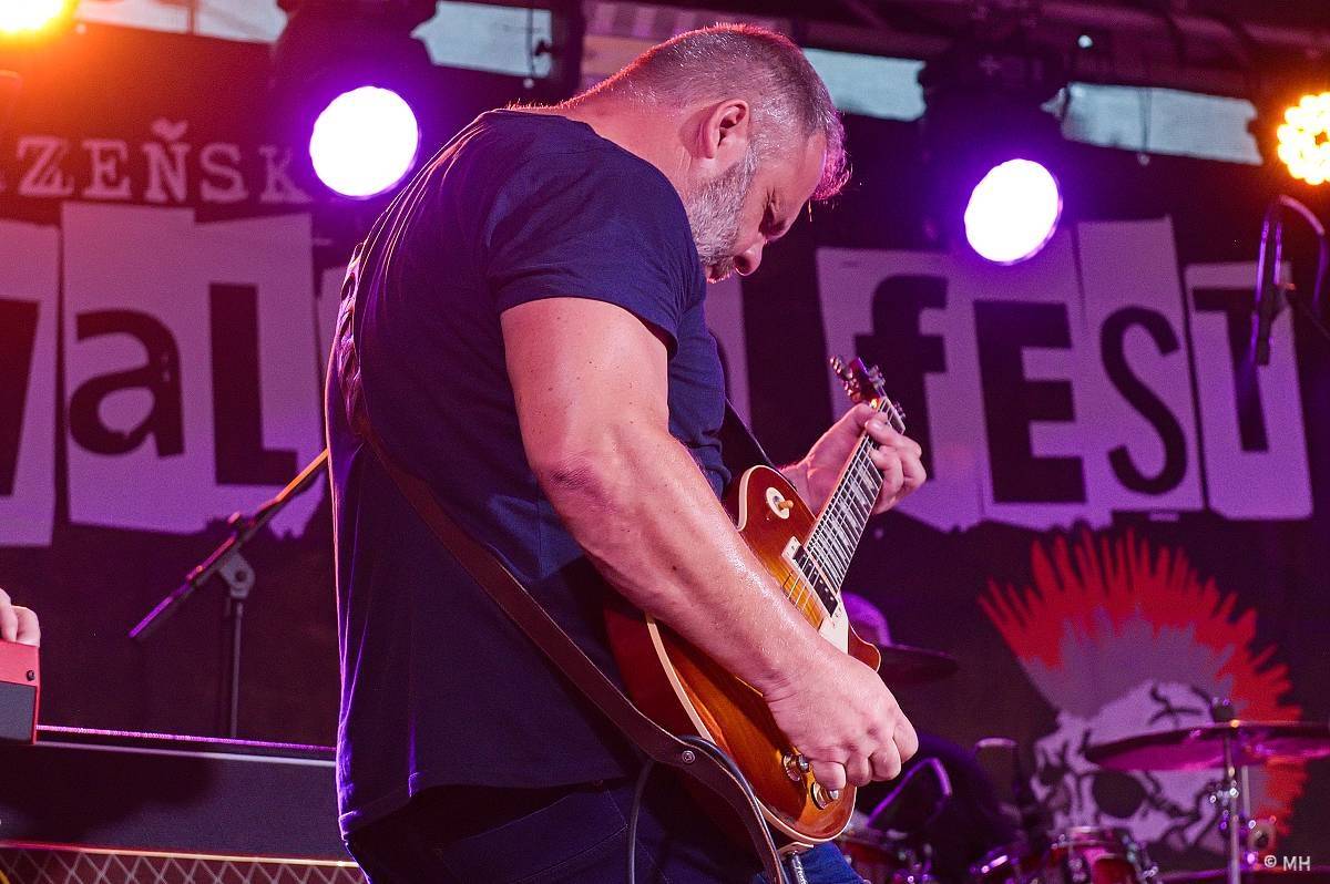 Valcha Fest rozezpíval Plzeň už potřetí, zahráli na něm Absolutní Neklid, Jarda nebo The Aprill