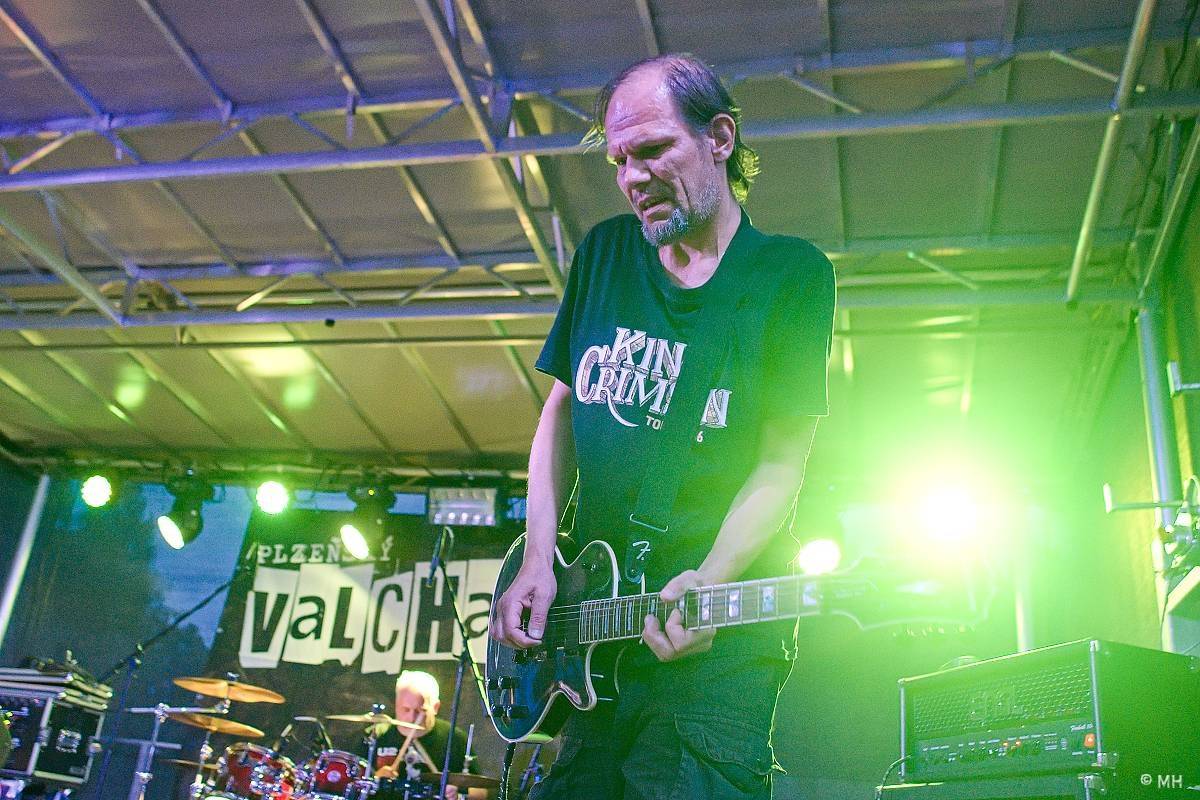 Valcha Fest rozezpíval Plzeň už potřetí, zahráli na něm Absolutní Neklid, Jarda nebo The Aprill
