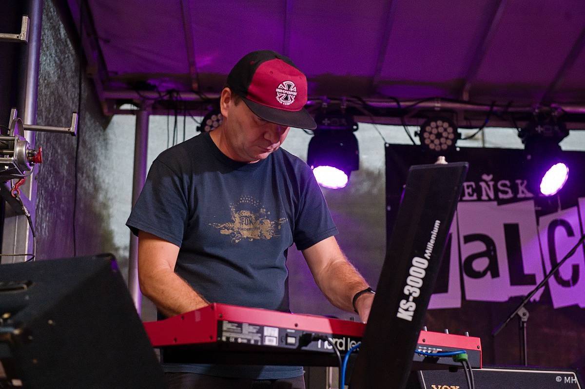 Valcha Fest rozezpíval Plzeň už potřetí, zahráli na něm Absolutní Neklid, Jarda nebo The Aprill