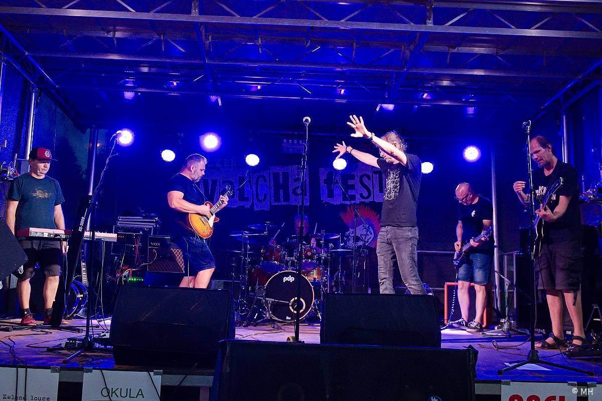 Valcha Fest rozezpíval Plzeň už potřetí, zahráli na něm Absolutní Neklid, Jarda nebo The Aprill