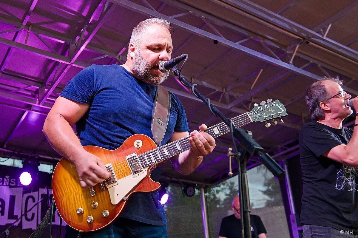 Valcha Fest rozezpíval Plzeň už potřetí, zahráli na něm Absolutní Neklid, Jarda nebo The Aprill