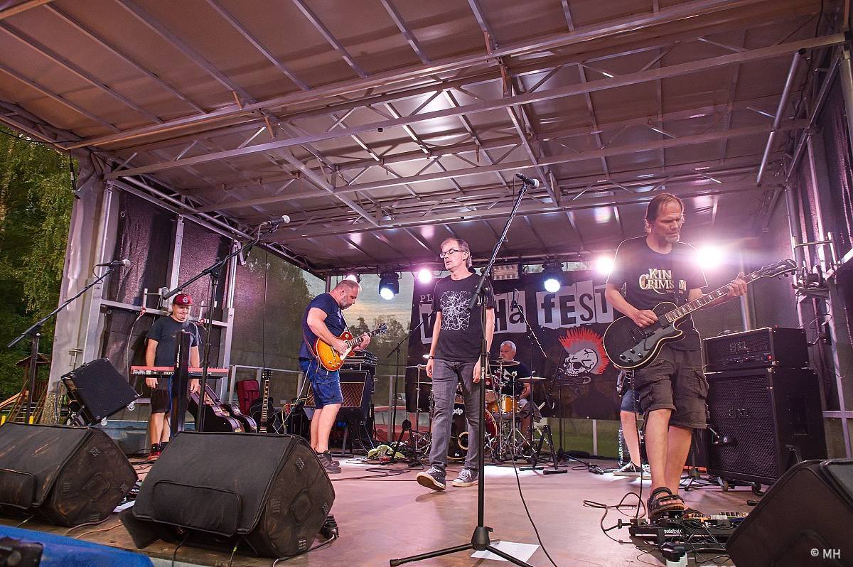 Valcha Fest rozezpíval Plzeň už potřetí, zahráli na něm Absolutní Neklid, Jarda nebo The Aprill