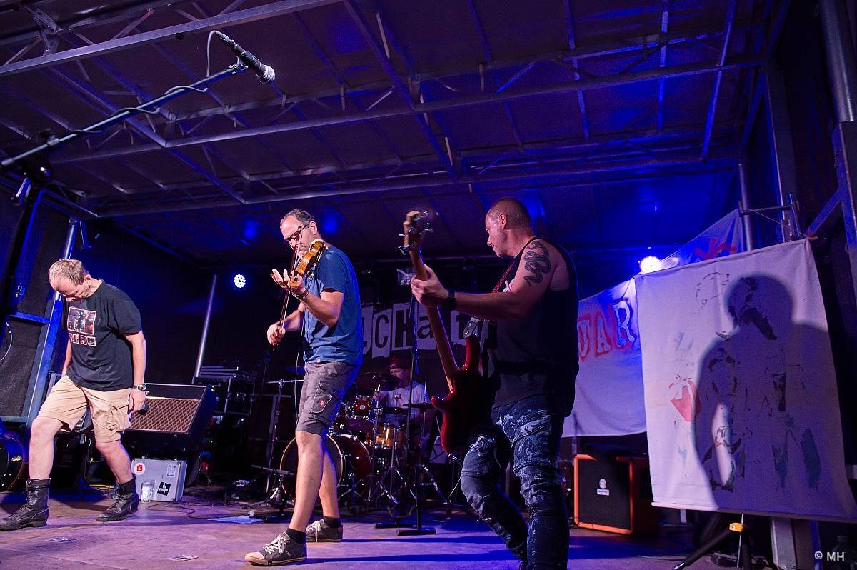 Valcha Fest rozezpíval Plzeň už potřetí, zahráli na něm Absolutní Neklid, Jarda nebo The Aprill