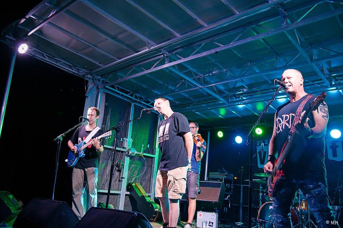 Valcha Fest rozezpíval Plzeň už potřetí, zahráli na něm Absolutní Neklid, Jarda nebo The Aprill