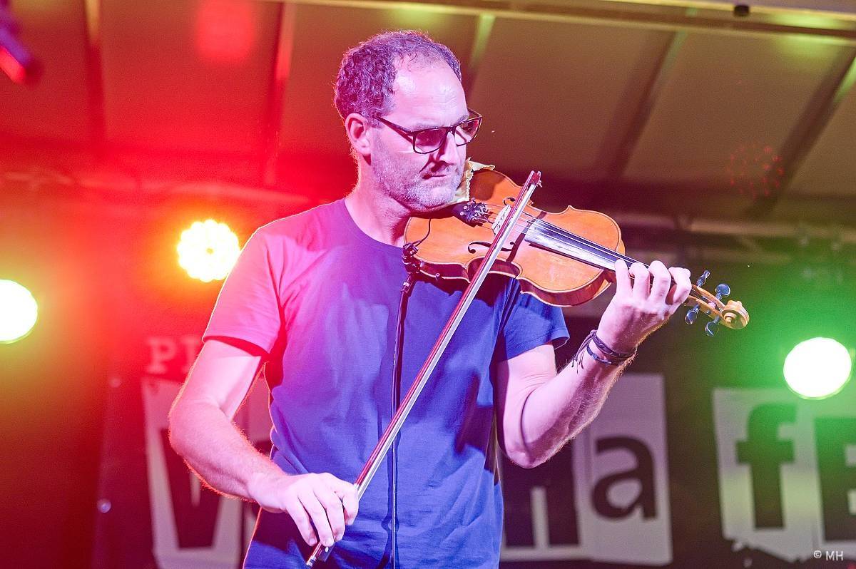 Valcha Fest rozezpíval Plzeň už potřetí, zahráli na něm Absolutní Neklid, Jarda nebo The Aprill