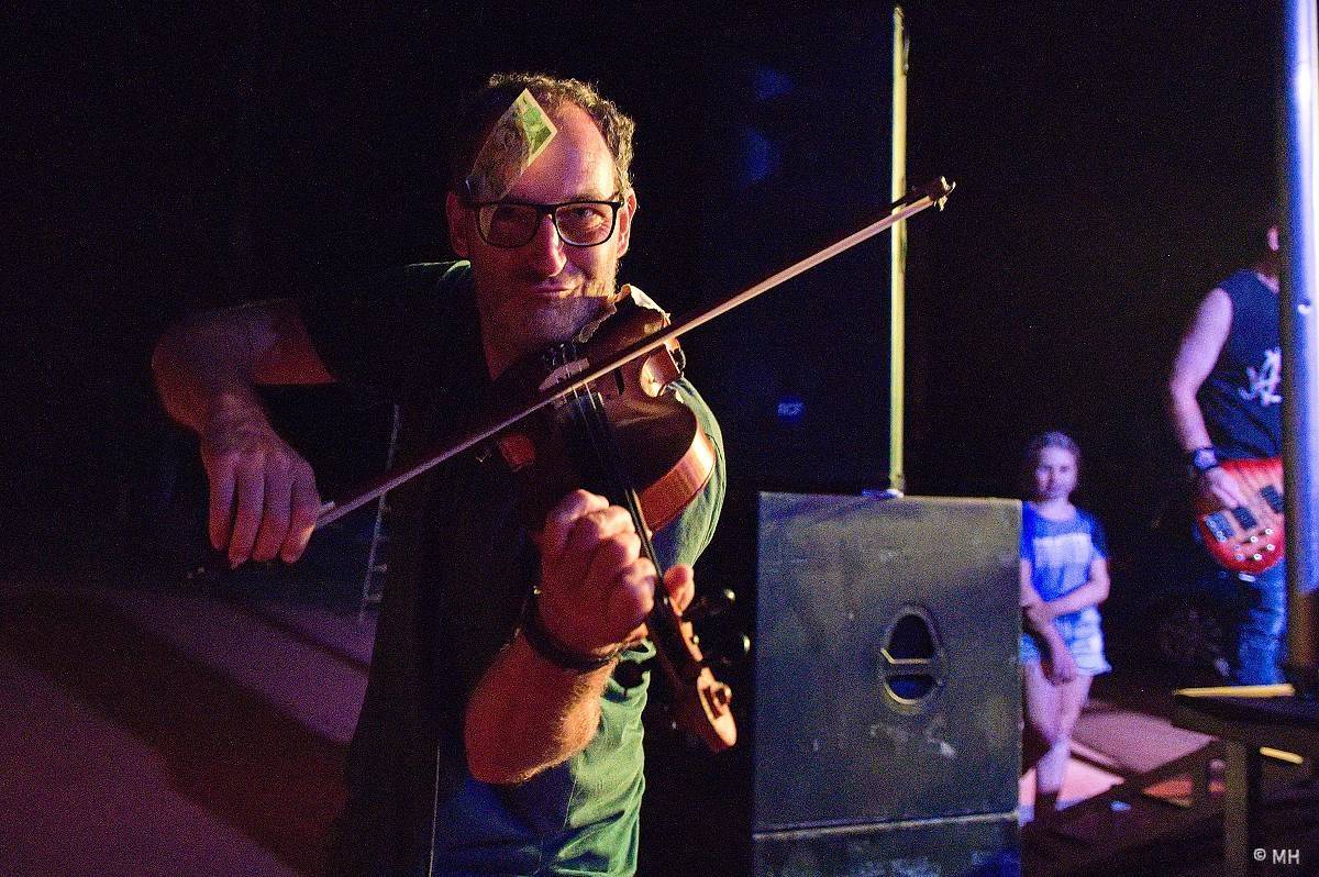 Valcha Fest rozezpíval Plzeň už potřetí, zahráli na něm Absolutní Neklid, Jarda nebo The Aprill