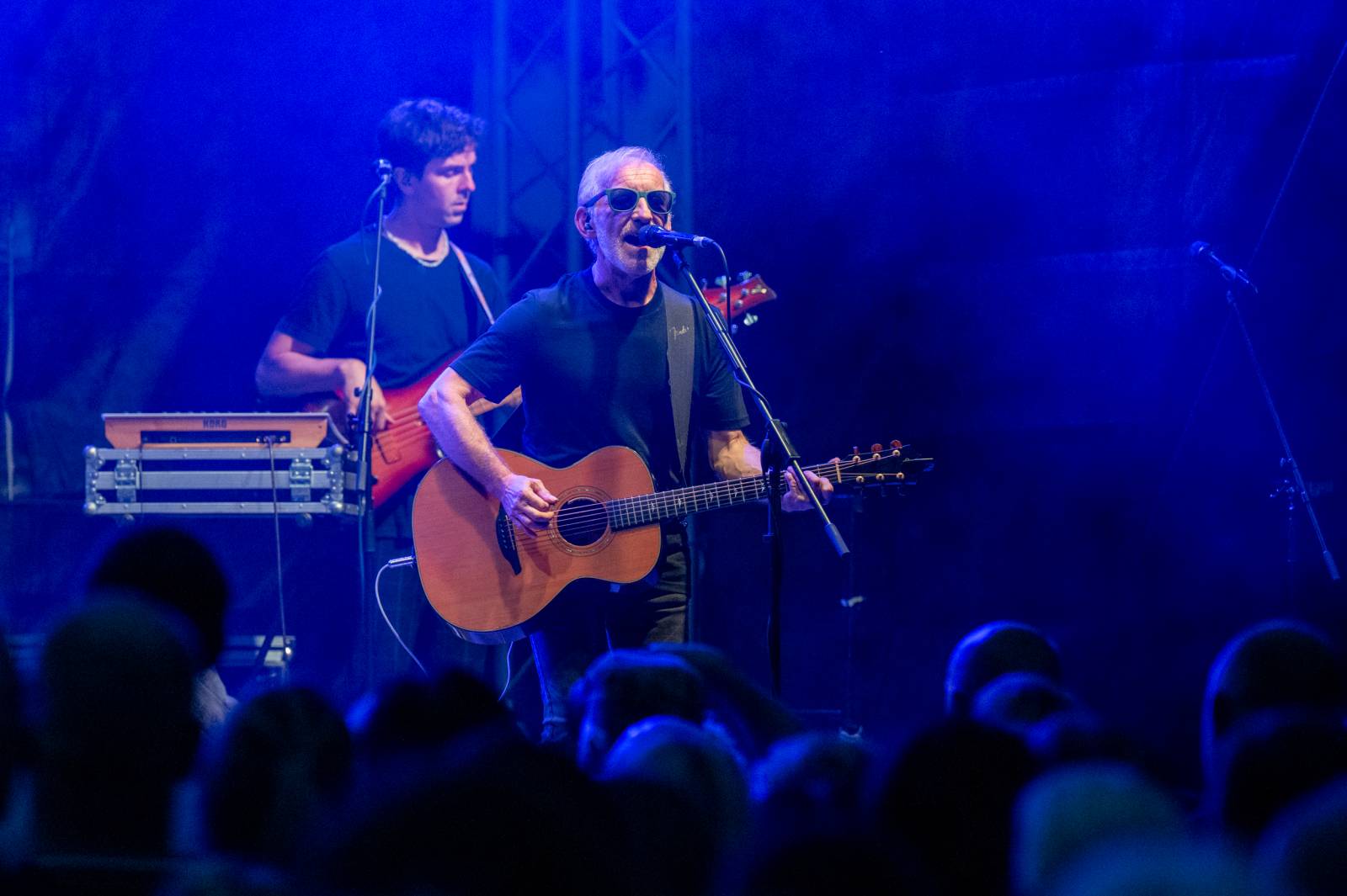 Čechomor zahrál na zámku, v Třešti roztančil celý areál