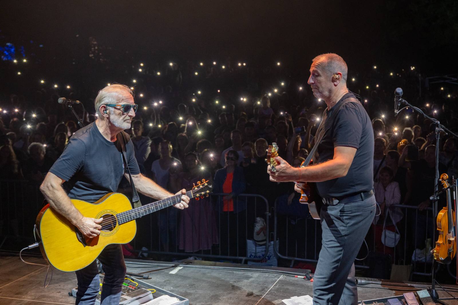 Čechomor zahrál na zámku, v Třešti roztančil celý areál