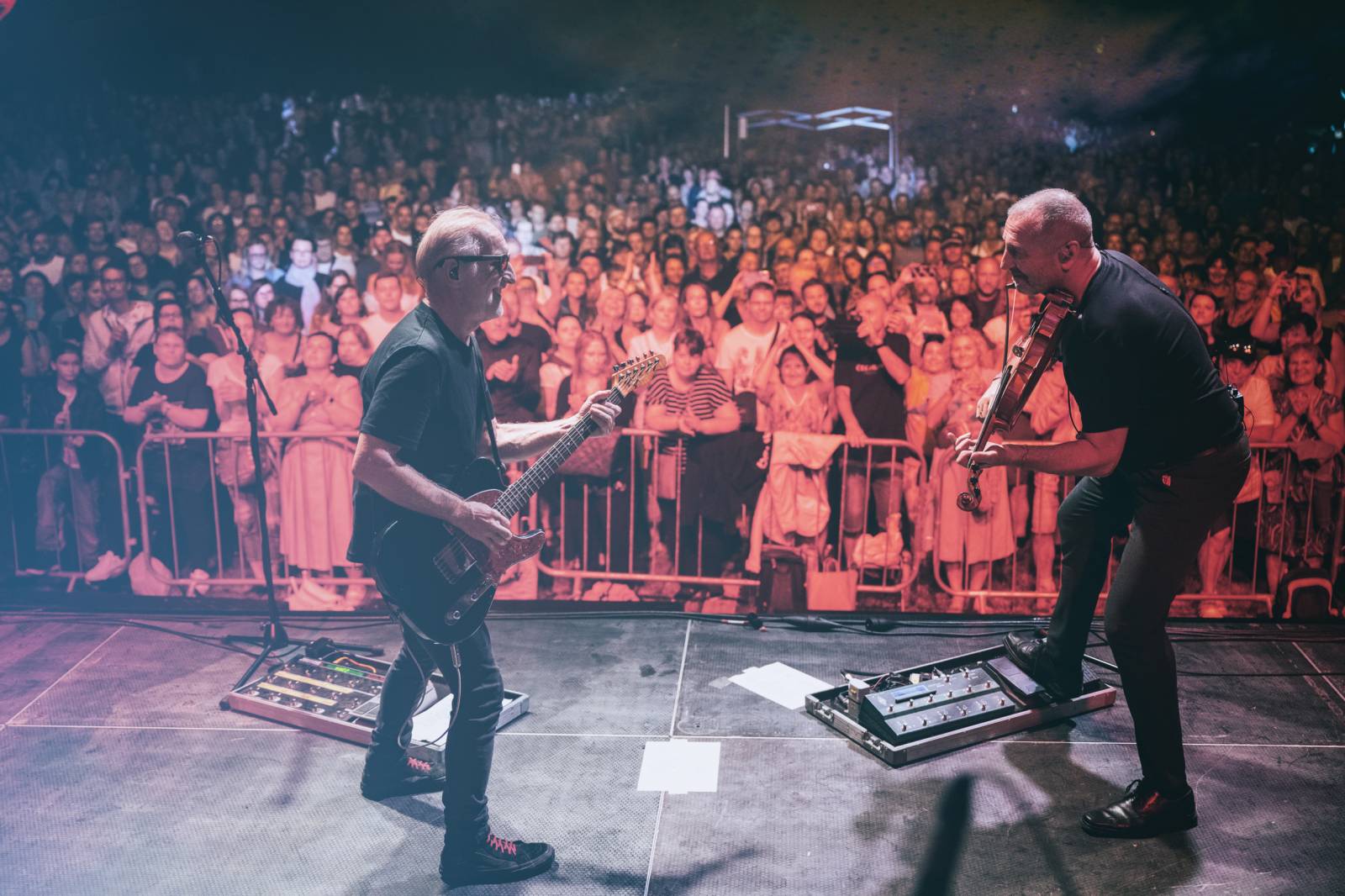 Čechomor zahrál na zámku, v Třešti roztančil celý areál