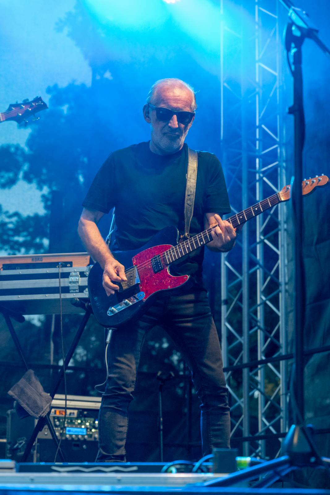 Čechomor zahrál na zámku, v Třešti roztančil celý areál