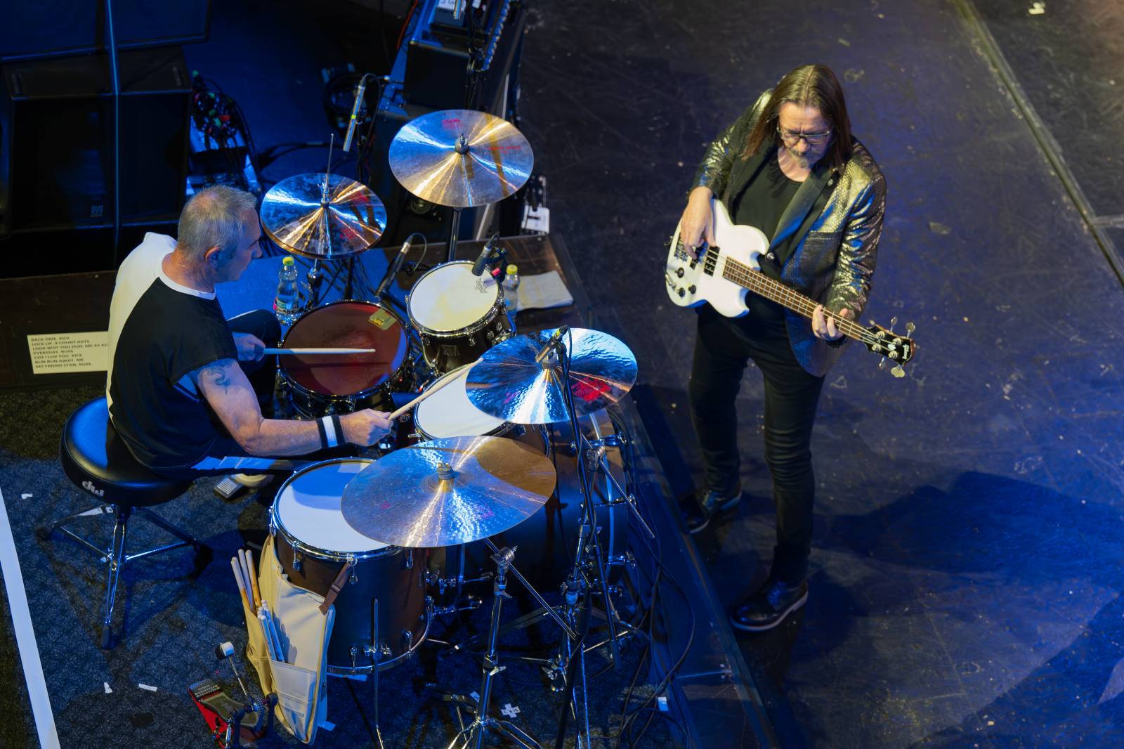 Slade vyprodali pražskou Hybernii, zklamané publikum však z koncertu odcházelo před koncem