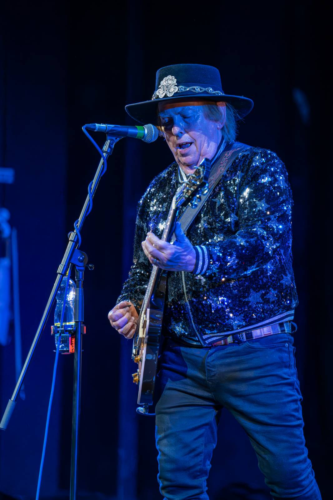 Slade vyprodali pražskou Hybernii, zklamané publikum však z koncertu odcházelo před koncem