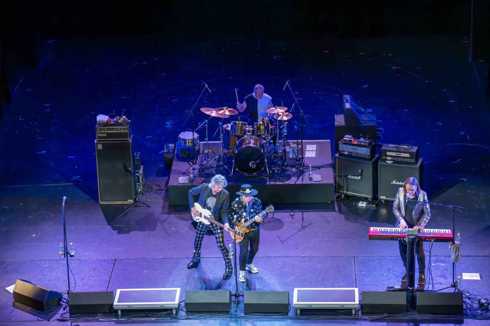 Slade vyprodali pražskou Hybernii, zklamané publikum však z koncertu odcházelo před koncem