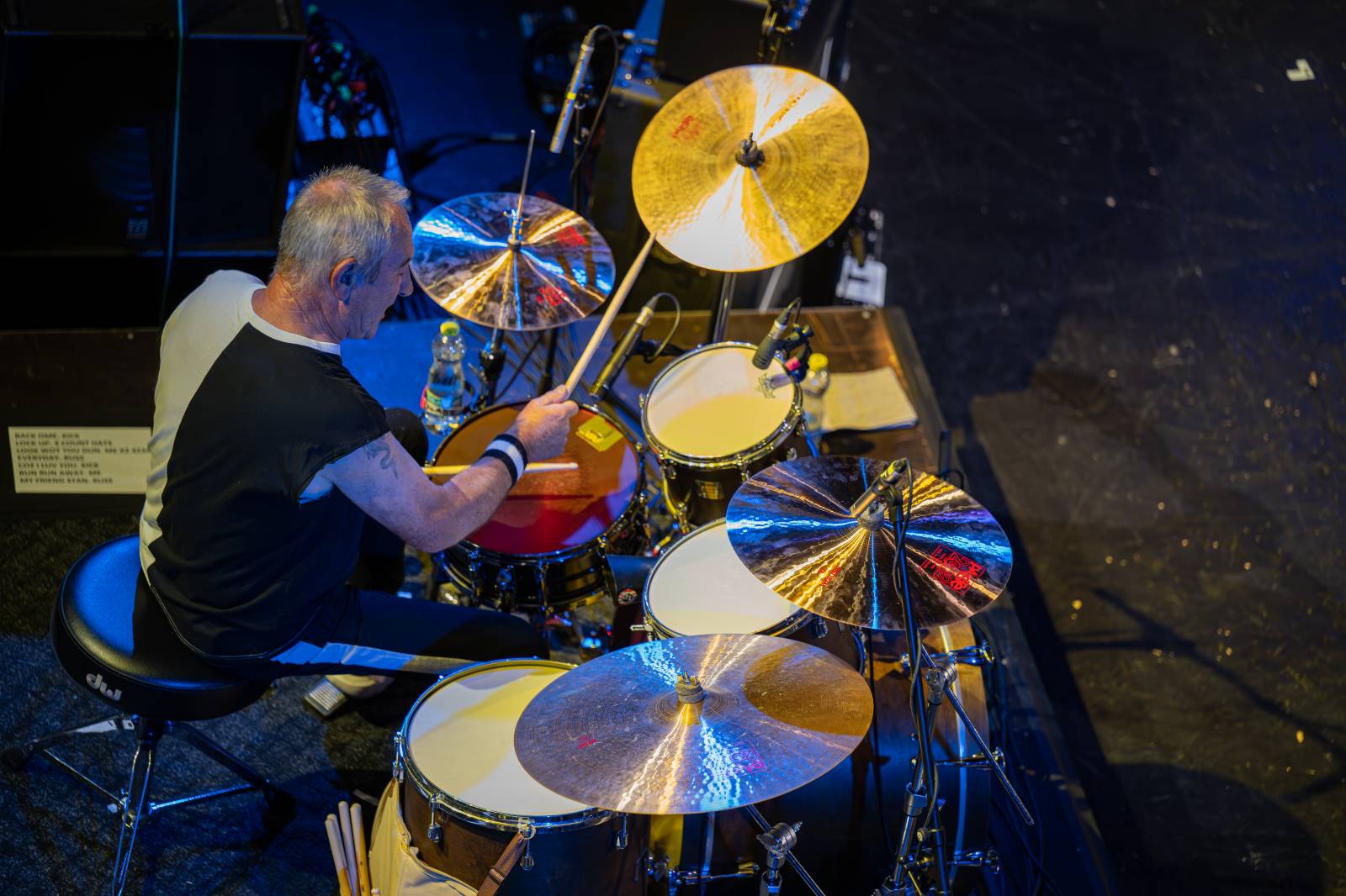 Slade vyprodali pražskou Hybernii, zklamané publikum však z koncertu odcházelo před koncem