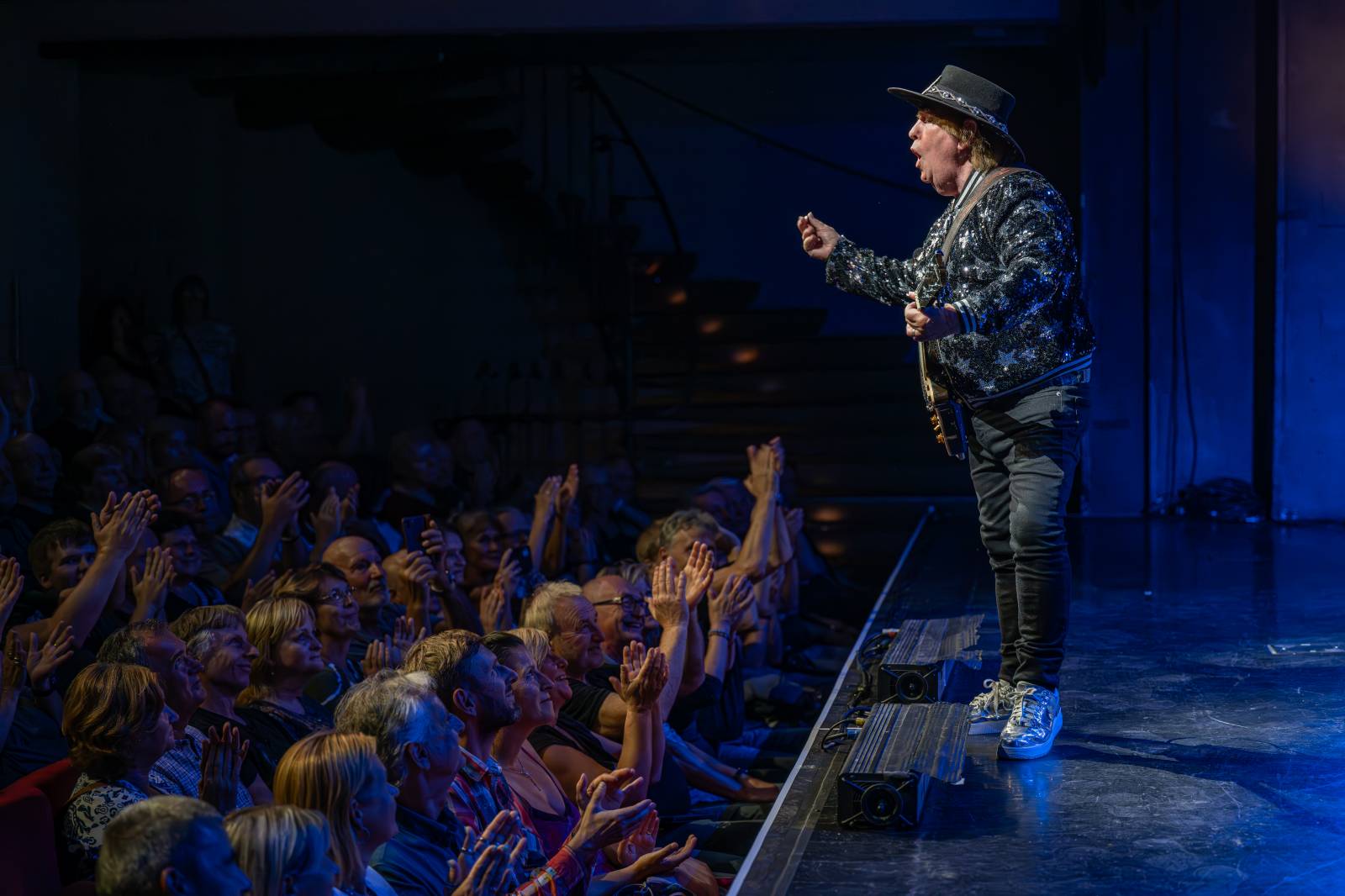 Slade vyprodali pražskou Hybernii, zklamané publikum však z koncertu odcházelo před koncem