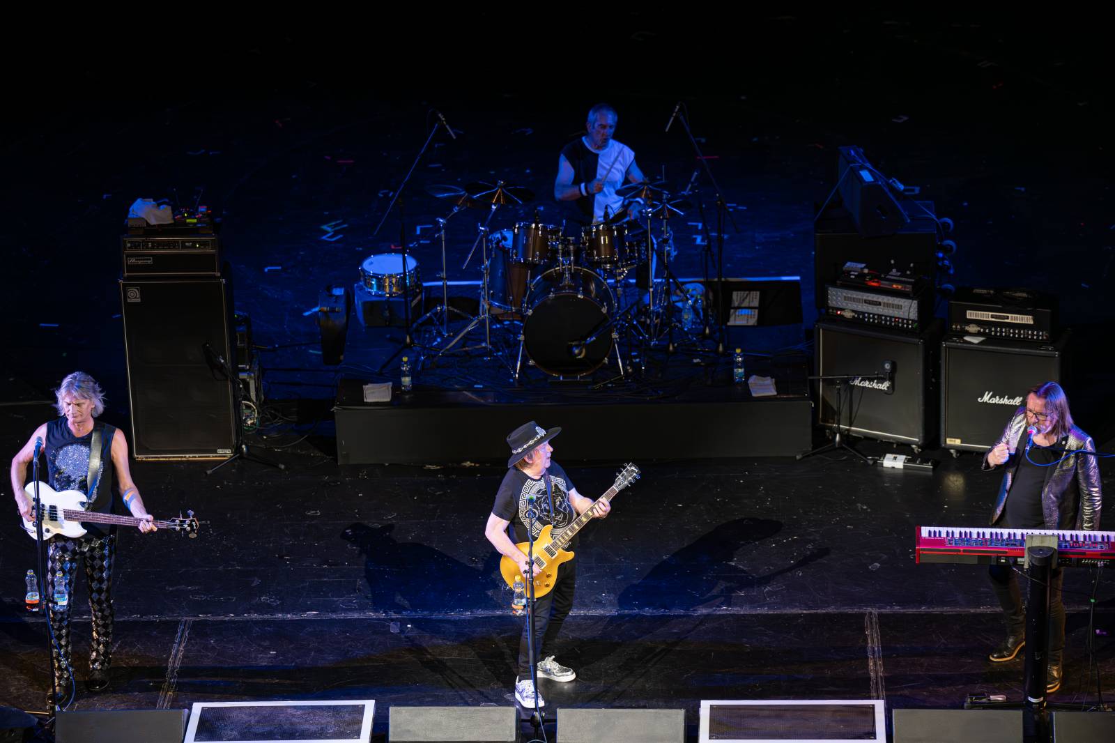 Slade vyprodali pražskou Hybernii, zklamané publikum však z koncertu odcházelo před koncem