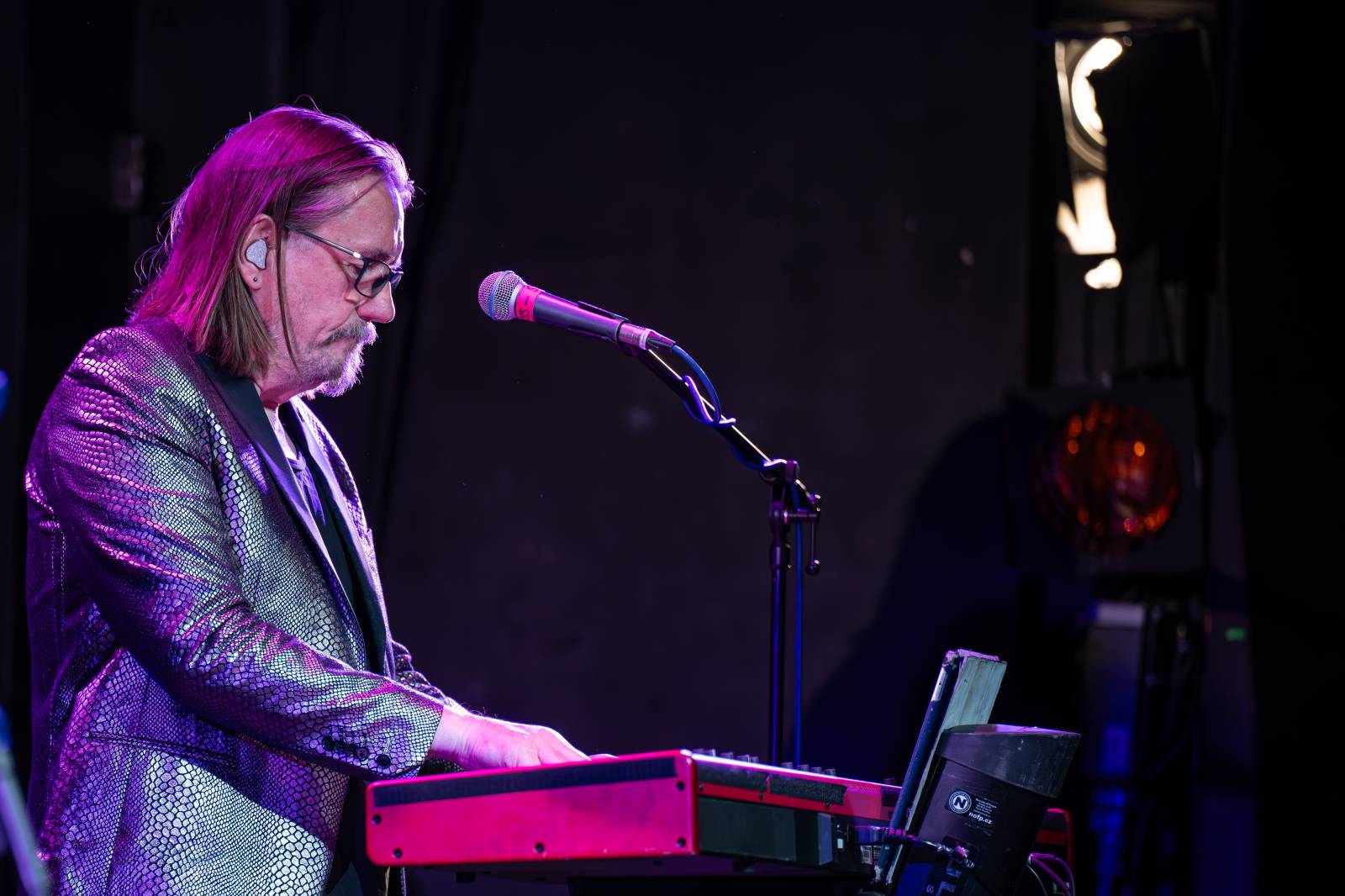 Slade vyprodali pražskou Hybernii, zklamané publikum však z koncertu odcházelo před koncem