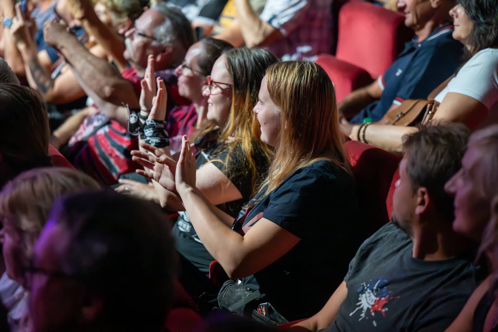 Slade vyprodali pražskou Hybernii, zklamané publikum však z koncertu odcházelo před koncem