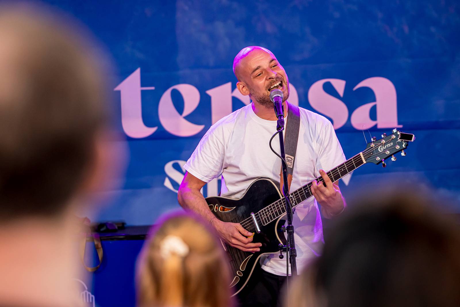 Vojtaano vystoupil pod širým nebem na Terase Smíchov